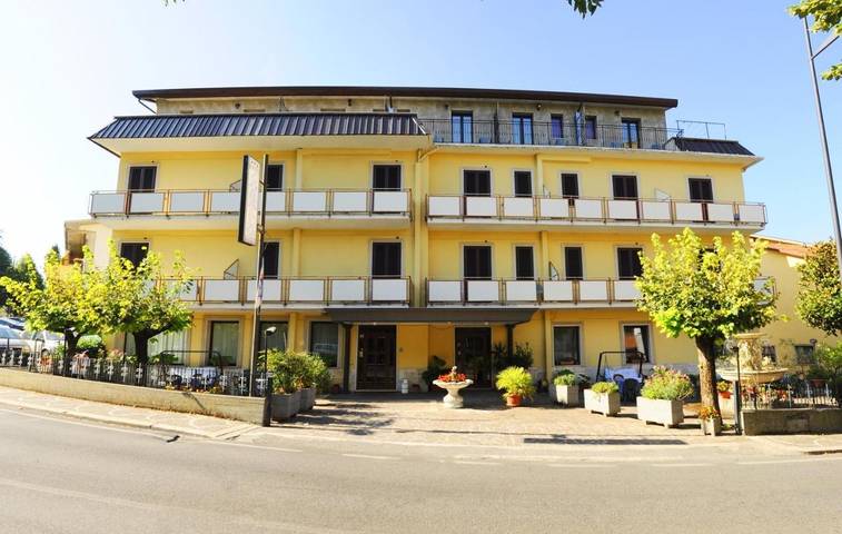 Hôtel pour 3 personnes, avec vue ainsi que jardin et terrasse
