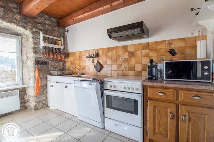 Gîte pour 5 personnes, avec jardin à Saint-Romain (Puy-de-Dôme) - 3