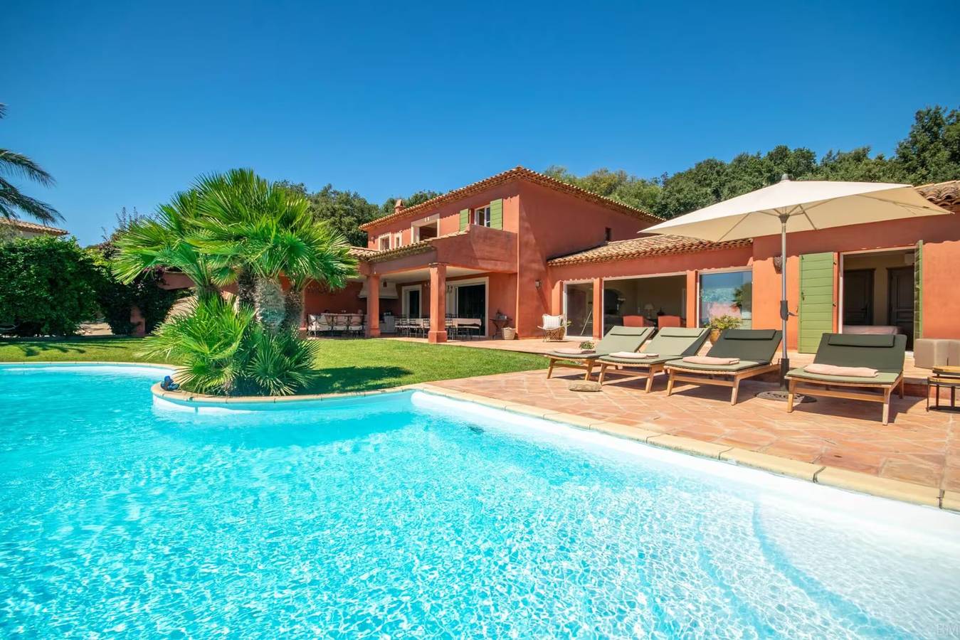 Villa 'Maison Rouge – Esprit Du Sud' mit Meerblick, privatem Pool und Wlan in La Nartelle, Sainte-Maxime