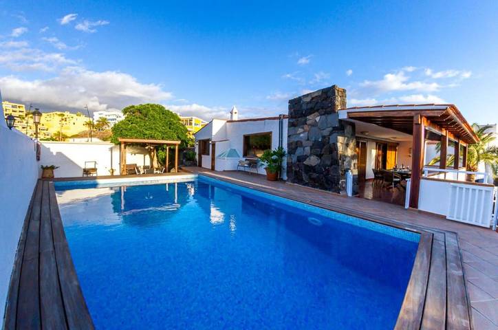 Casa de vacaciones para 6 personas, con jardín además de piscina y vistas en La Arena