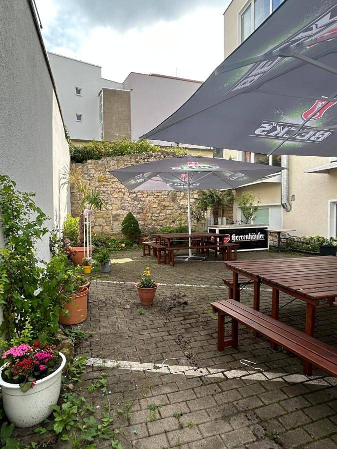 Ganze Wohnung, Three-Bedroom Apartment in Hannover Mitte, Hannover