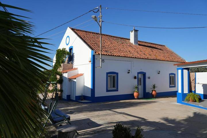 Maison de campagne pour 7 personnes, avec piscine ainsi que vue et jardin à Reguengos de Monsaraz - 4