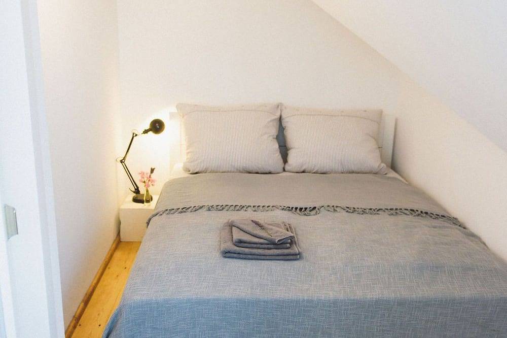 Ganze Wohnung, Loftig großräumige Wohnung mit natürlichem Flair und Seeblick in Utting, Ammersee
