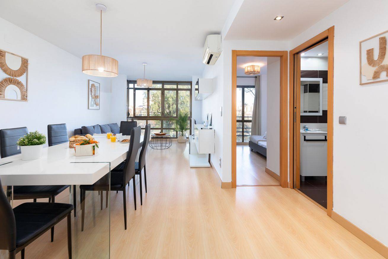 Apartamento entero, Travel Habitat Torres Serrano B in Valencia City Centre, Valencia