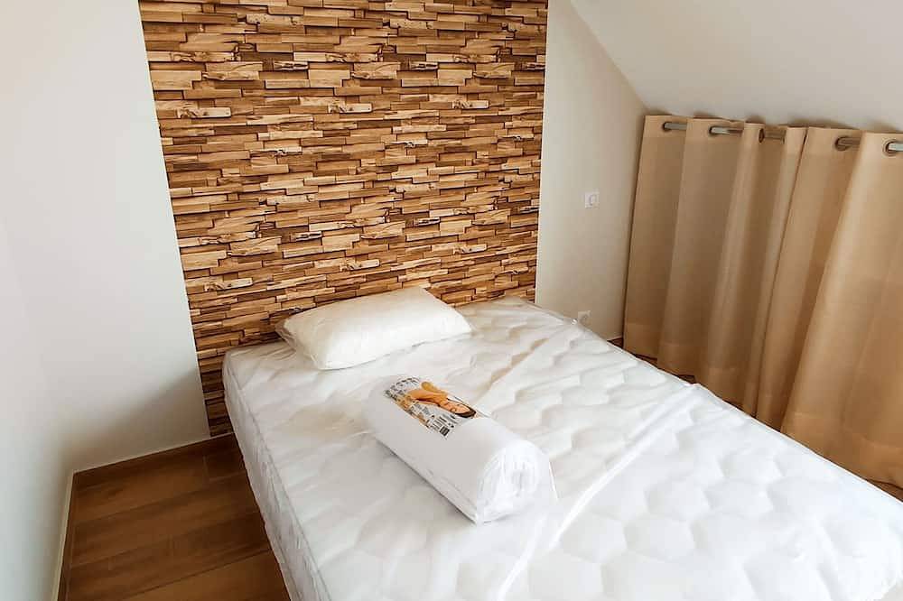 Entire apartment, Beautiful attic family apartment in Rodez, Massif Central