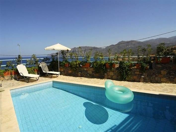 Strandhaus für 4 Personen, mit Meerblick und Balkon sowie Terrasse und Garten auf Kreta
