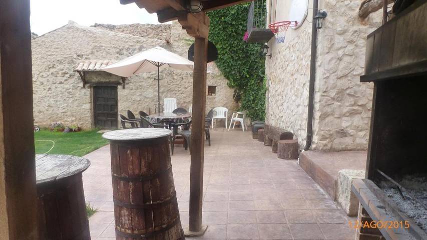 Casa rural para 9 personas, con Balcón y Terraza además de Jardín y Vistas en La Horra - 3