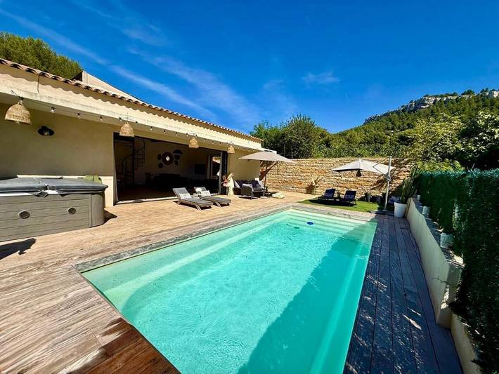 Chalet para 6 personas, con jardín además de jacuzzi y piscina - 1