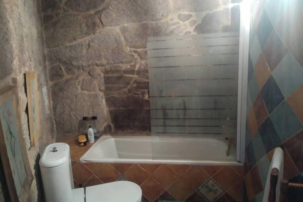 Homerez - Villa lujosa en Nande con piscina privada in Mañufe, Gondomar