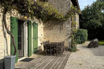 Location de vacances pour 10 personnes, avec jardin à Savigné