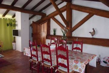 Gîte pour 4 personnes, avec balcon à Bernis