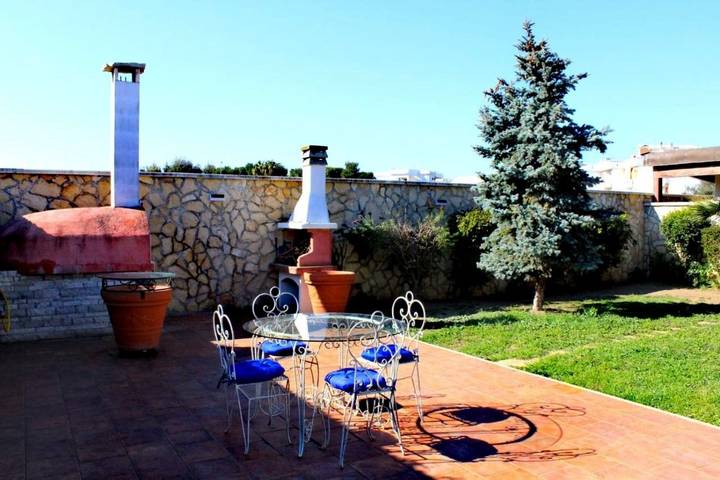 Appartamento per 5 persone, con Balcone e Giardino a Bisceglie