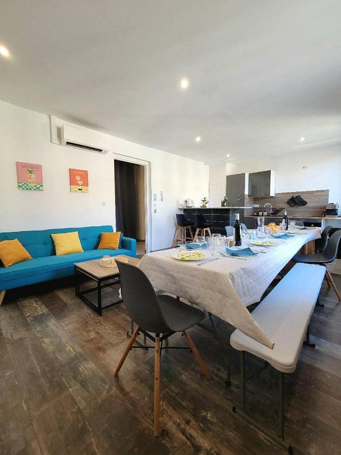 Gîte pour 11 personnes, avec terrasse, animaux acceptés à Thiers - 3