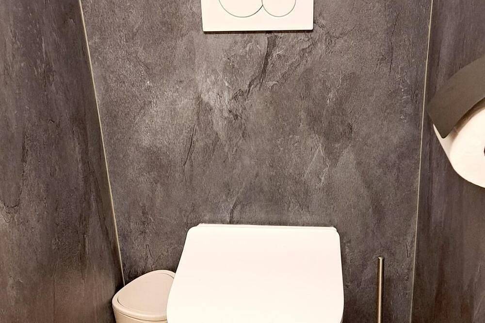 Ganze Wohnung, Kompakte Ferienwohnung (36 m2) in Alleinlage mit Kamin, Terrasse & Bachzugang in Urmannsau, Gaming