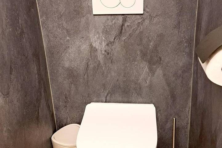 Ganze Wohnung, Kompakte Ferienwohnung (36 m2) in Alleinlage mit Kamin, Terrasse & Bachzugang in Urmannsau, Gaming