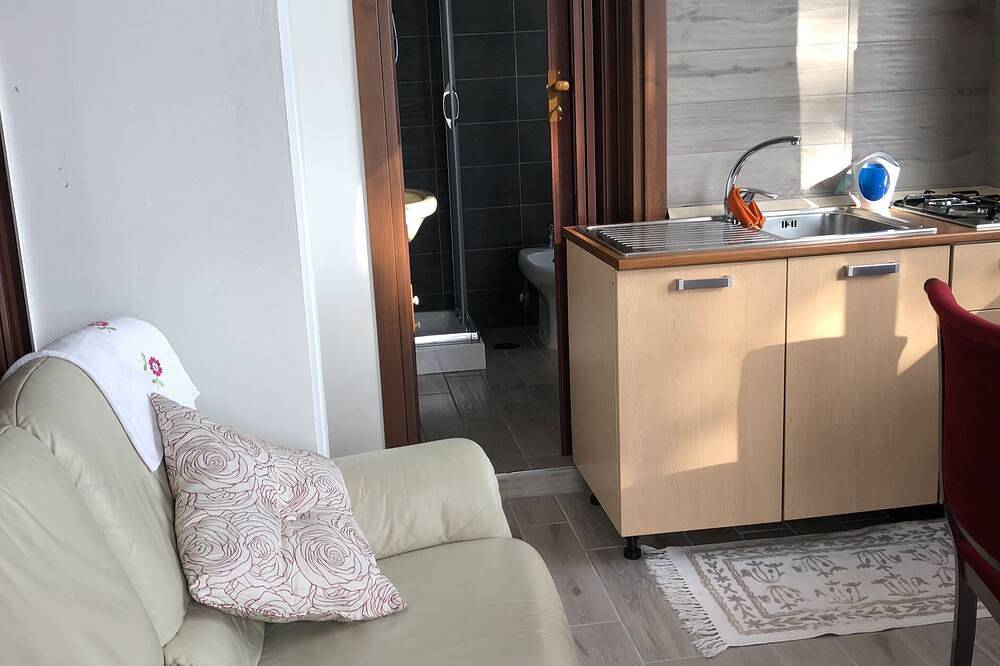 Ganze Wohnung, Relaxation and privacy in park 1km from archaeological zone. in Licinella - Torre di Paestum, Cilento