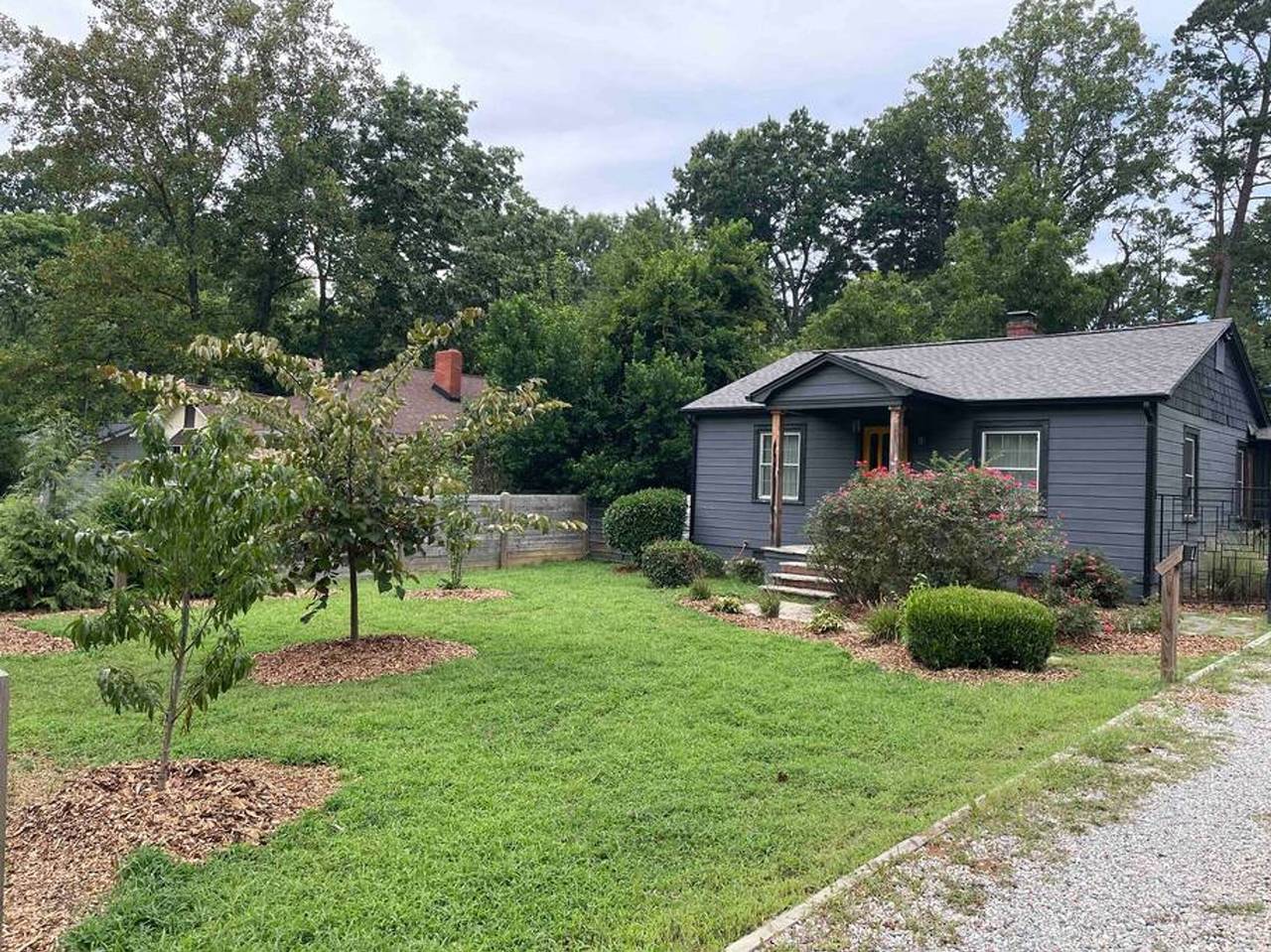 Ganze Wohnung, Cozy Cottage on Food Forest in the Heart of Charlotte in Charlotte, Mecklenburg County