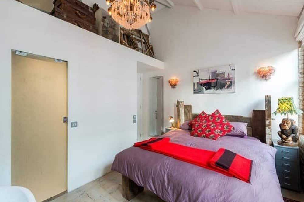 Ganze Wohnung, Framery Loft - Eclectic and colourful apartment in the heart of London in Hackney, London