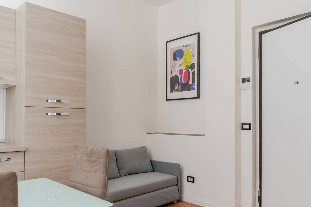 Entire apartment, Cozy Two Bedroom Apartment | Ideal Base for Exploring Milan and Brianza in Cinisello Balsamo, Milan Province