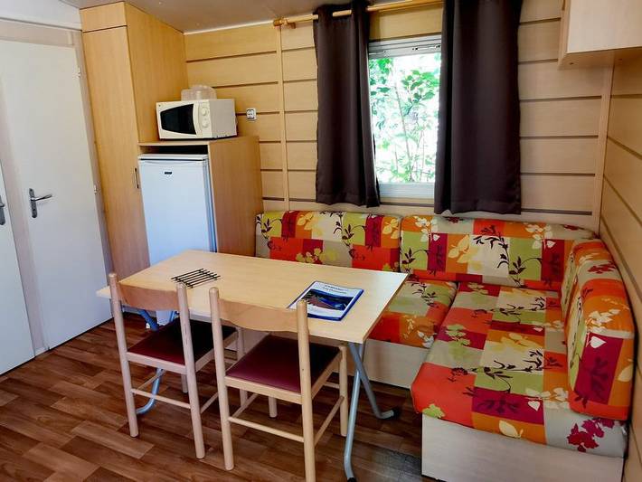 Camping Les Hortensias - Mobilheim 6 personen - Mobilheim 2 Schlafzimmer+ am Sonntag (Juli/August) in Rosières (Ardèche), Parc naturel régional des Monts d'Ardèche