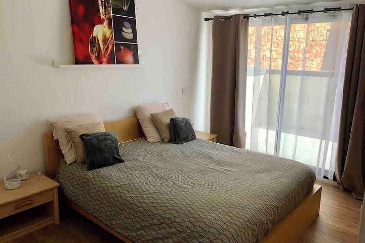 Gîte pour 8 personnes, avec terrasse à Villeveyrac - 2