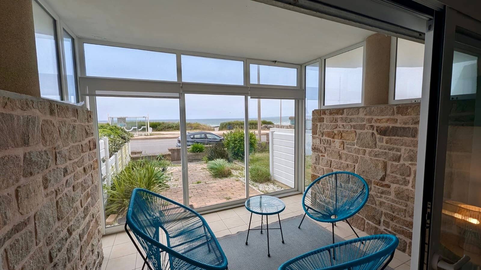 Apartamento entero, Apartamento 'Le Nid De Keragan' con vistas al mar, terraza privada y Wi-Fi in Le Fort-Bloqué, Ploemeur