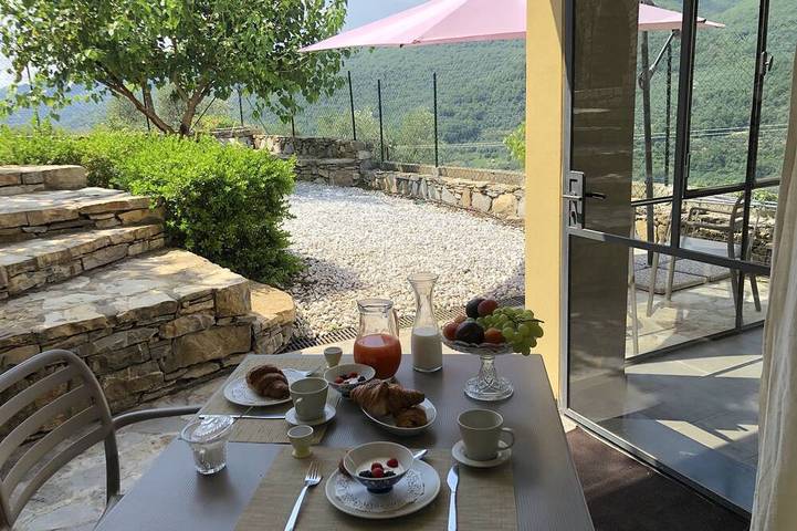 Ferienhaus für 3 Personen, mit Balkon und Garten