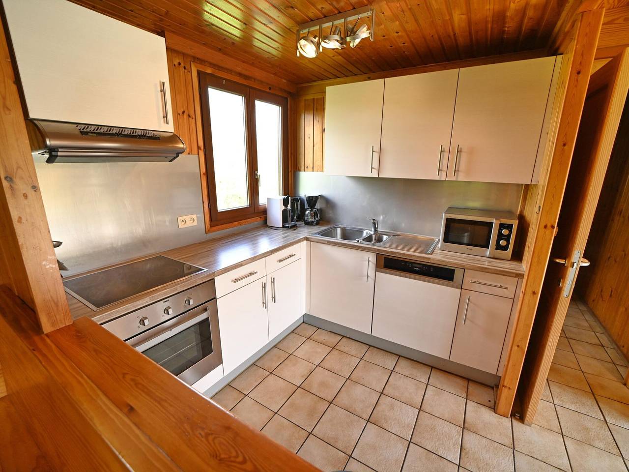 Chalet in Noiseux mit Sauna & Whirlpool in Somme-Leuze, Region Namur