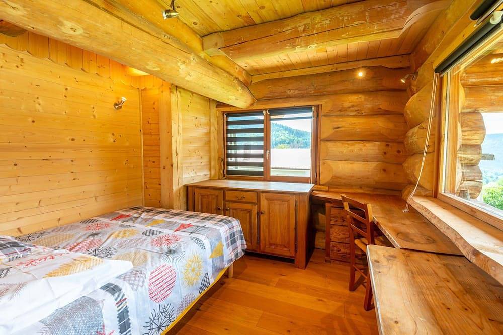 Chalet en rondins, jacuzzi privé, accès piscine et sauna, proche de La Bresse in Basse-sur-le-Rupt, Parc naturel régional des Ballons des Vosges