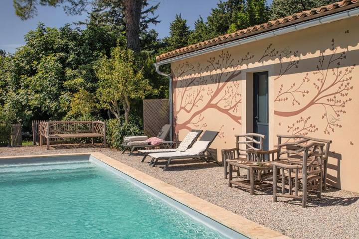 Chambre d’hôte pour 2 personnes, avec vue ainsi que piscine et jardin à Pernes-les-Fontaines - 2