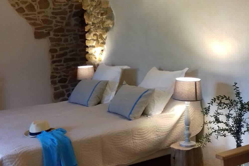 Una cabaña Senteurs De Garrigue ofrece paz y tranquilidad en un rincón de la naturaleza in Bizanet, Region de Narbonne