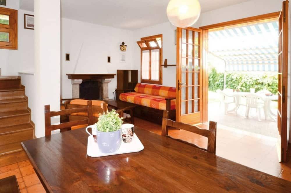 Komfortable Villa inmitten einer grünen Landschaft in Bibione, San Michele al Tagliamento