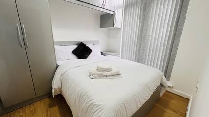 Holiday Home for 6 People in Hillingdon, London, Photo 2