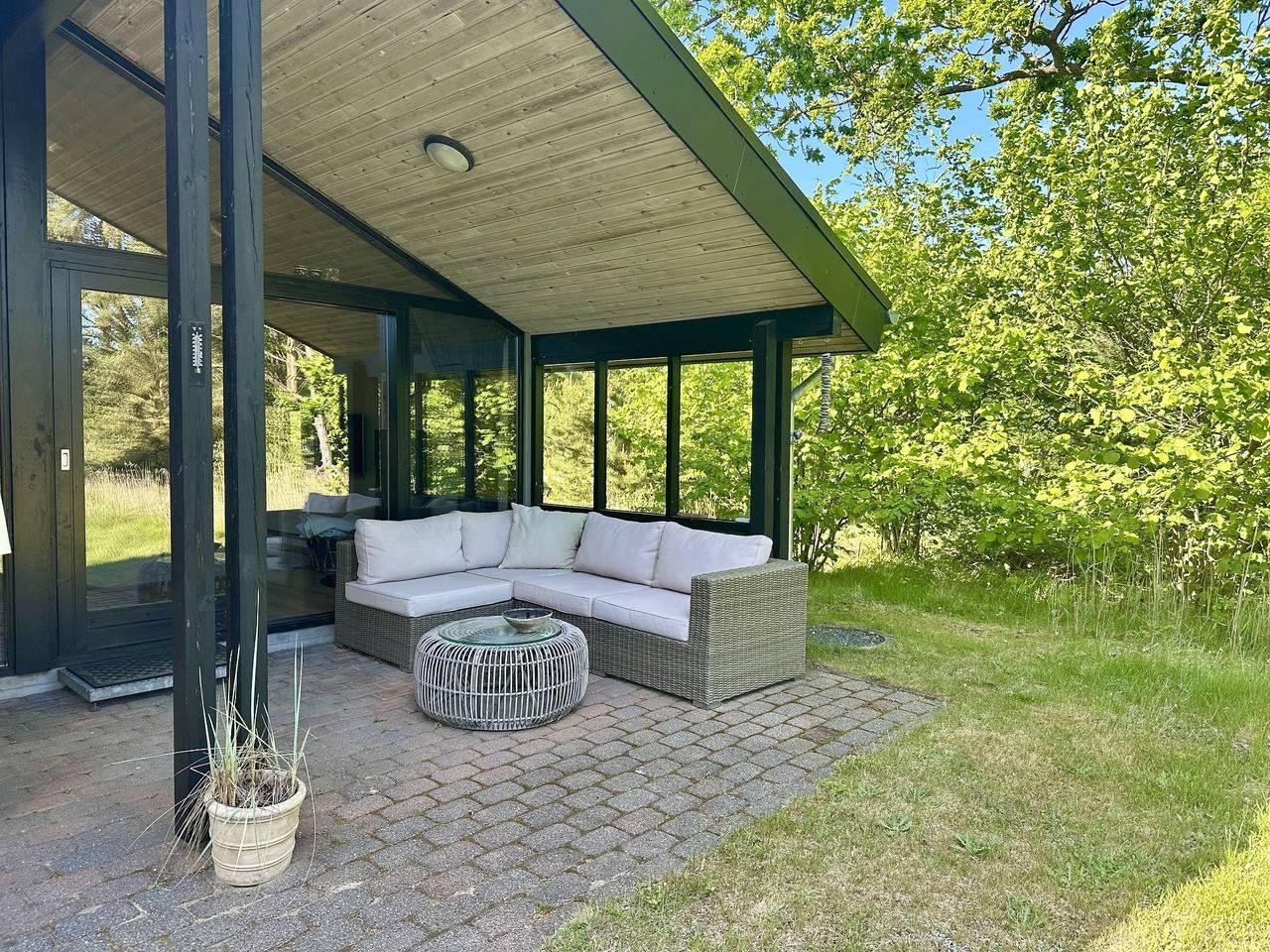 Ferienhaus mit drei Terrassen, großer Fensterfront und Strandnähe in Kaarst, Rhein-Kreis Neuss