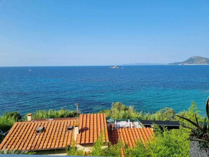 Appartement de vacances entier, Appartement de vacances pour 4 personnes avec terrasse in Cala dei frati, Portoferraio