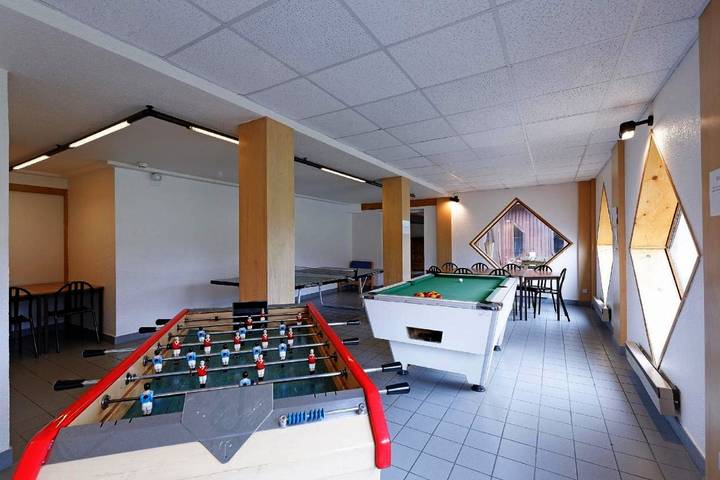Hôtel pour 2 personnes, avec piscine et sauna ainsi que jardin et bassin pour enfant à Bois-d'Amont - 4