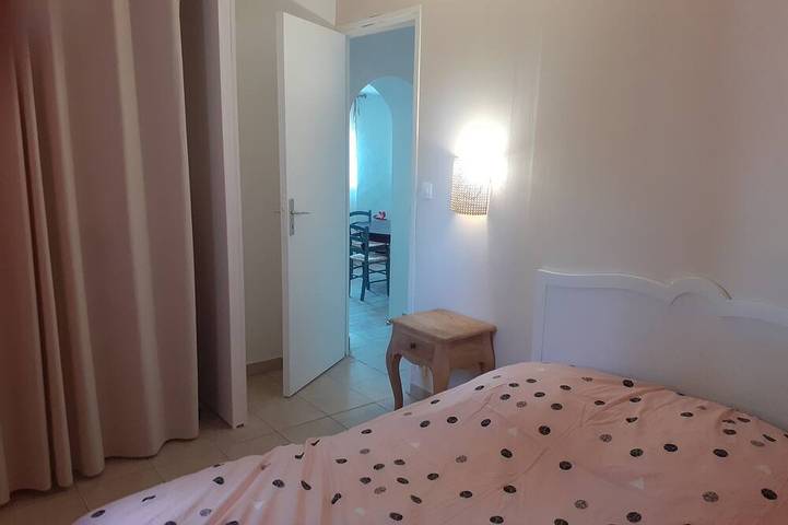 Gîte pour 4 personnes, avec jardin et piscine à Saint-Julien-de-Cassagnas - 2