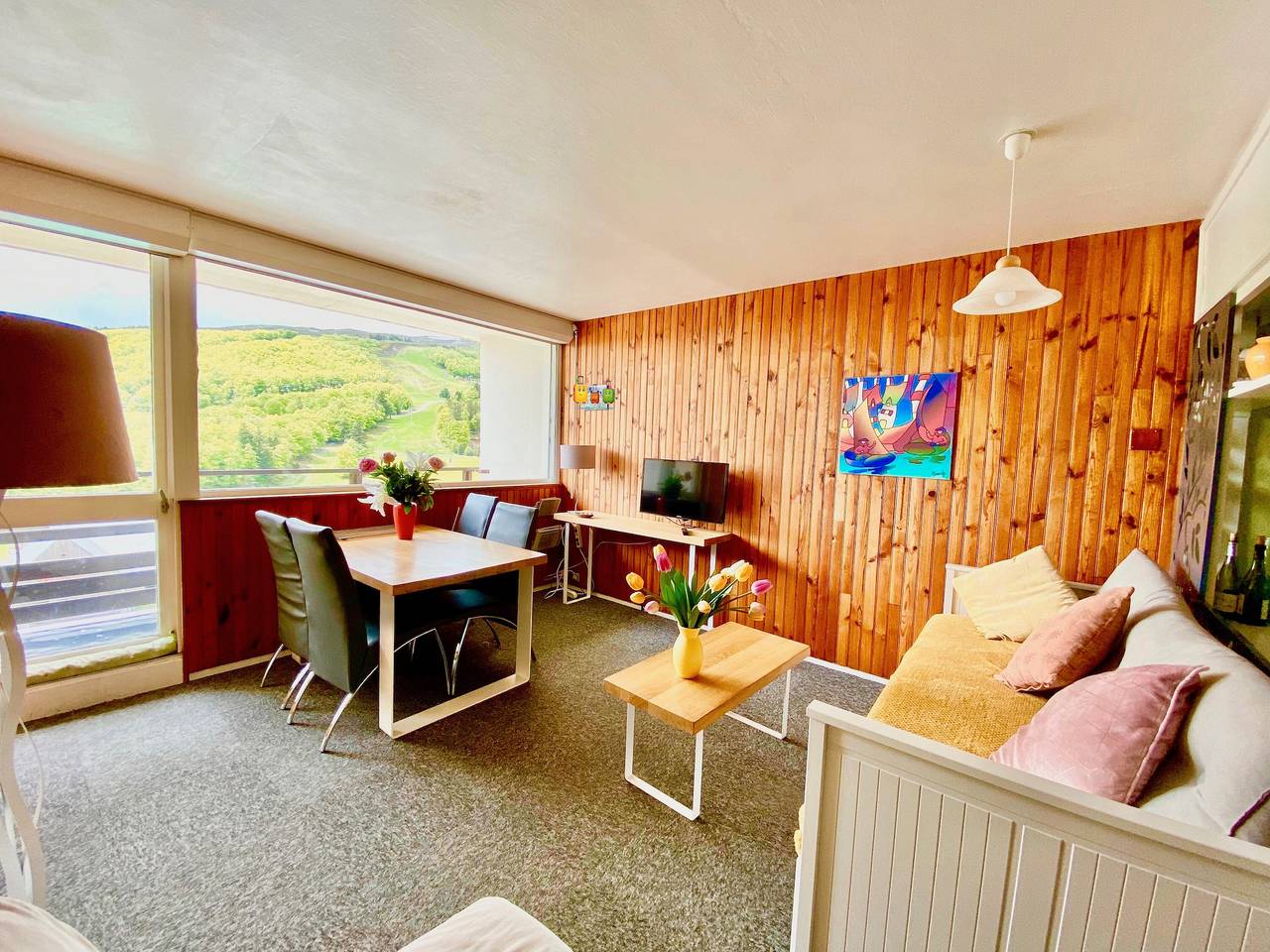 Appartement entier, Appartement "Caribou" avec vue sur le lac et terrasse privée in Super Besse, Besse-et-Saint-Anastaise