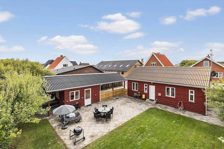 Ferieudlejning for 5 personer, med have og terrasse i Thyborøn