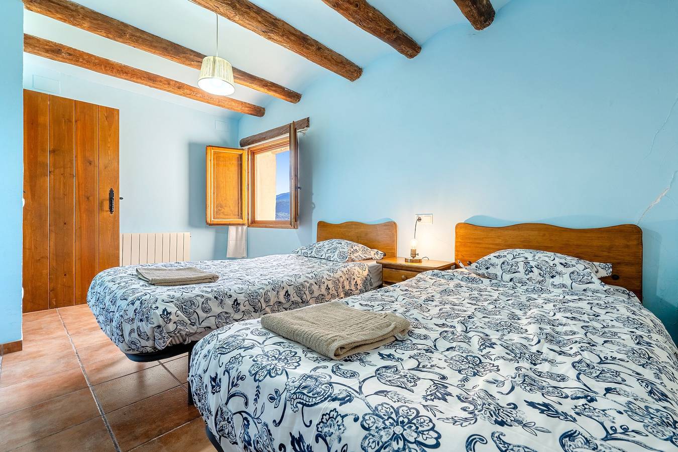 Landhuis 'La Sala' met uitzicht op de bergen, gedeeld zwembad en Wifi, foto 14