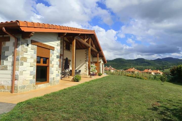 Location de vacances pour 6 personnes, avec Terrasse et Jardin ainsi que Vue sur le lac et Vue à Gautegiz Arteaga