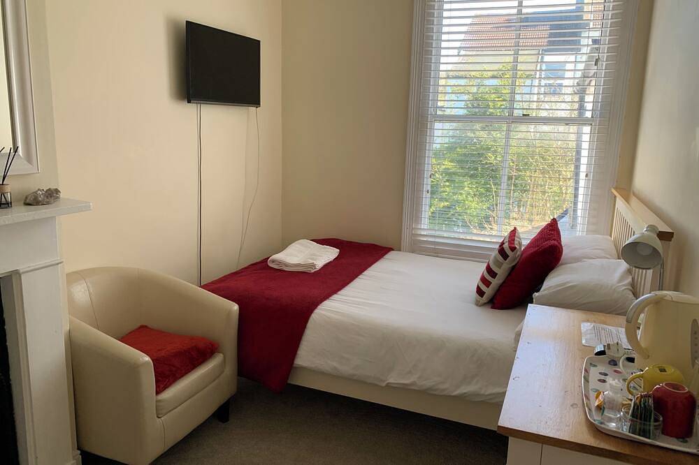 Delightful Luxury Bath & Breakfast 4 in Brighton, Sussex
