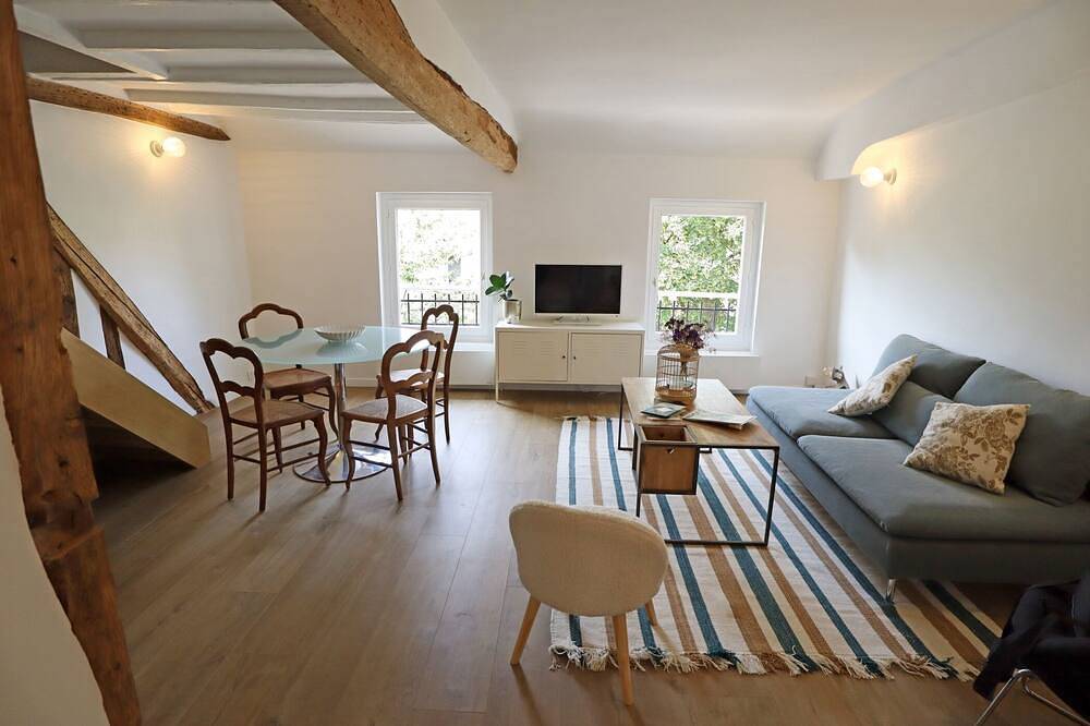 Apartamento entero, Maison Duplex Downtown Abbaye avec vue unique in Senlis, Río Oise