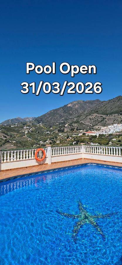 Apartamento de vacaciones para 3 personas, con vistas además de piscina y jardín - 1