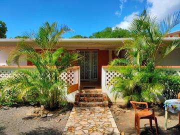 Gîte pour 2 personnes, avec jardin et vue à Saint-Pierre (ville)