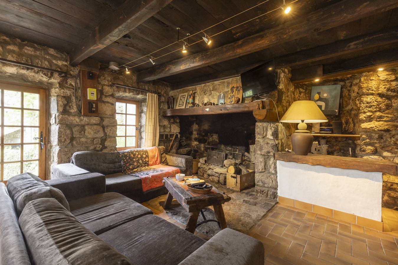 Maison de vacances "Les Grisiéres" avec vue sur montagne et 2 terrasses privées in Montpezat-sous-Bauzon, Parc naturel régional des Monts d'Ardèche