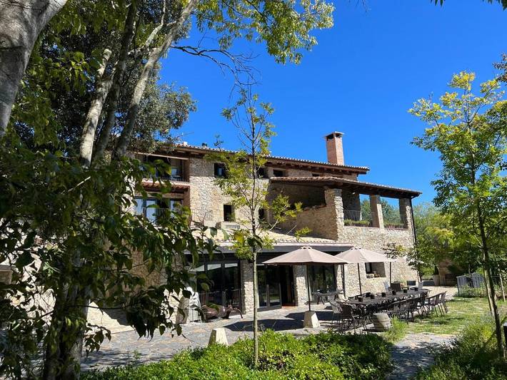 Albergue para 2 personas, con jardín además de vistas y piscina, Se admiten mascotas en Cataluña - 2