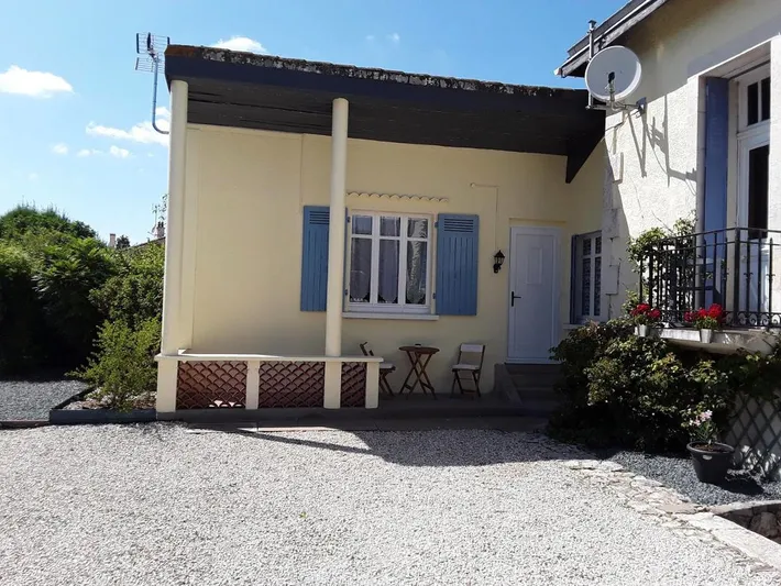 Chambre d’hôte pour 2 personnes, avec terrasse ainsi que piscine et jardin - 1