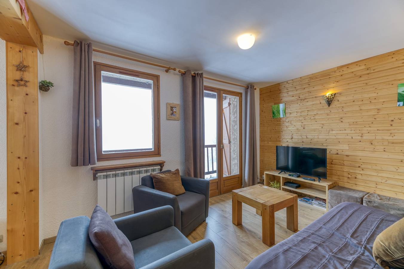 Ganze Wohnung, Ferienwohnung 'Souveraine 3 Charmant Appartement' mit Bergblick, Balkon und Wi-Fi in Villard-Reculas, Nationalpark Écrins