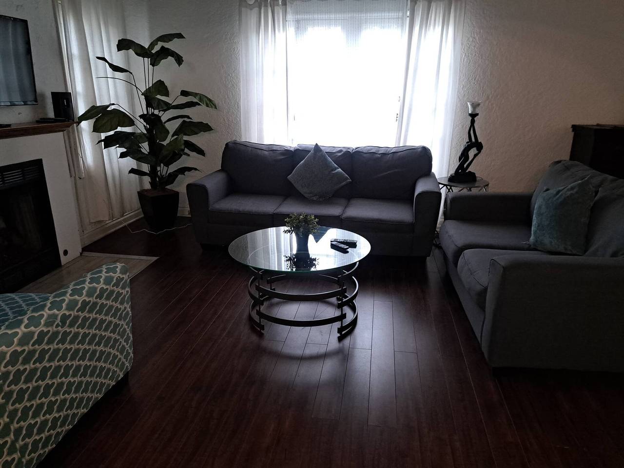 Ganze Wohnung, 3 Schlafzimmer plus 2 Bäder in Beverly Hills in Los Angeles, Los Angeles County